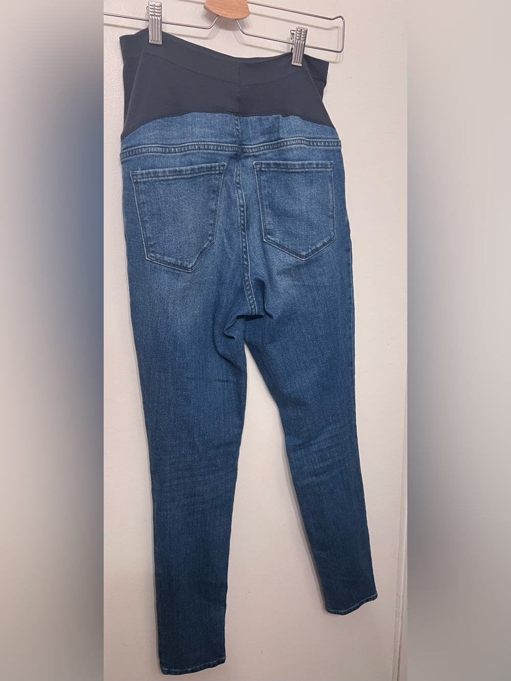 6 Long Old Navy WOW Maternity FULL PANEL High-Waist DENIM Jeans TALL medium wash